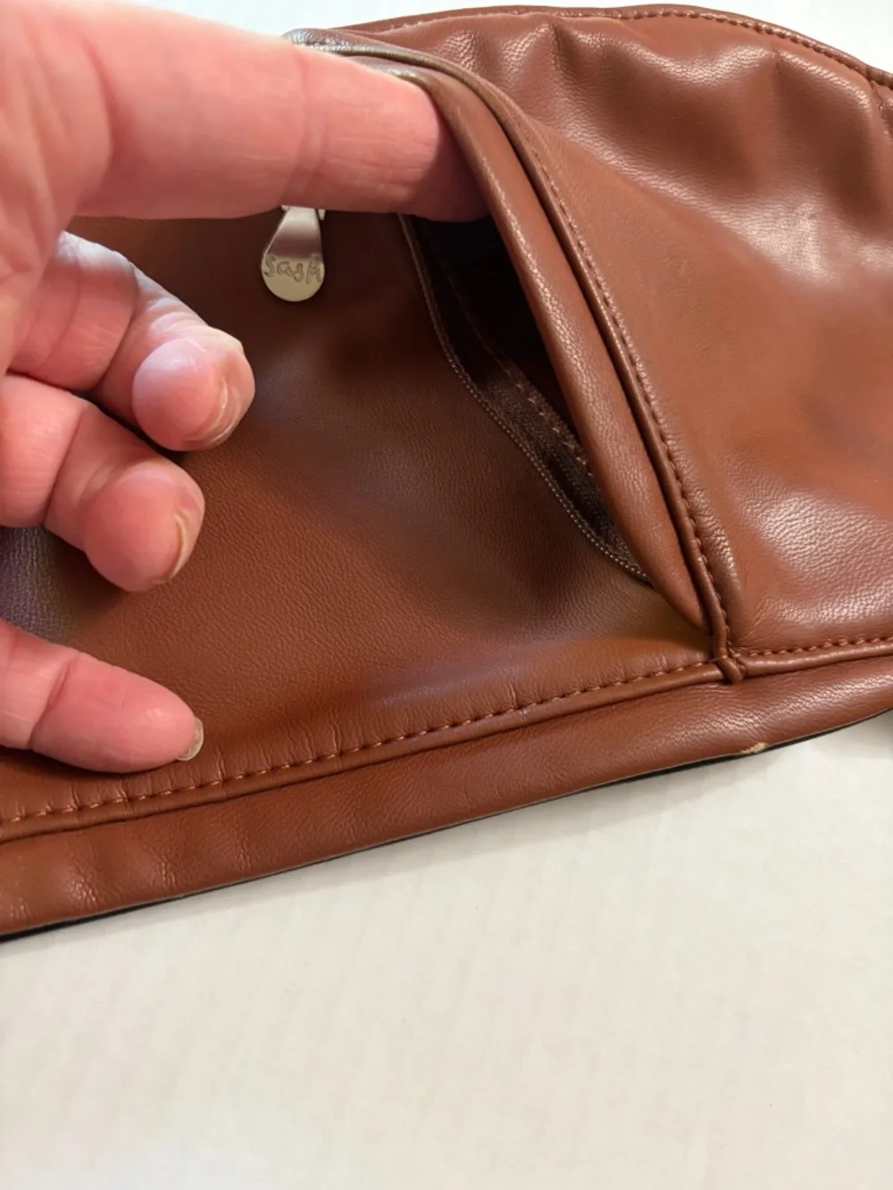 Sash Bag Reversible Black Cognac Brown Vegan Leather Crossbody Sling EUC - Picture 9 of 14